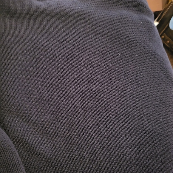 DKNY Sweater - Picture 9 of 9